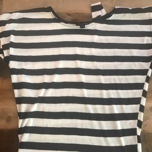 EUC TwentyOne Cold Shoulder Top